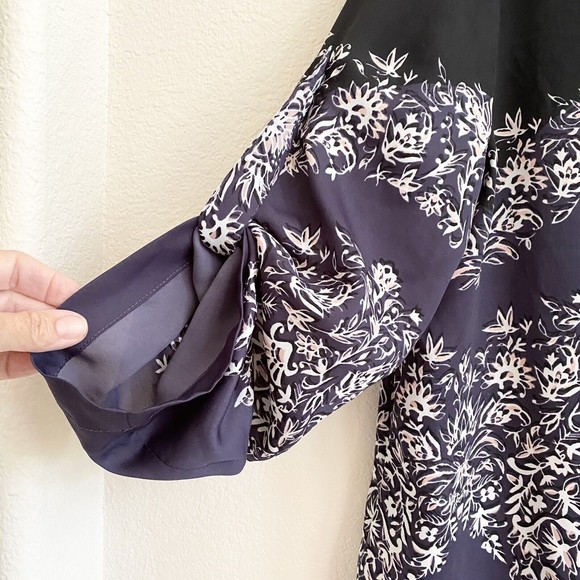 BCBGMaxazria Print Boho Top Black Navy Blue White Floral Paisley Roll Tab Size L - Picture 5 of 11